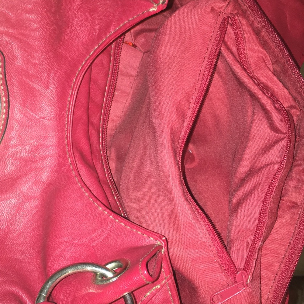 Red bag - Picture 7 of 9